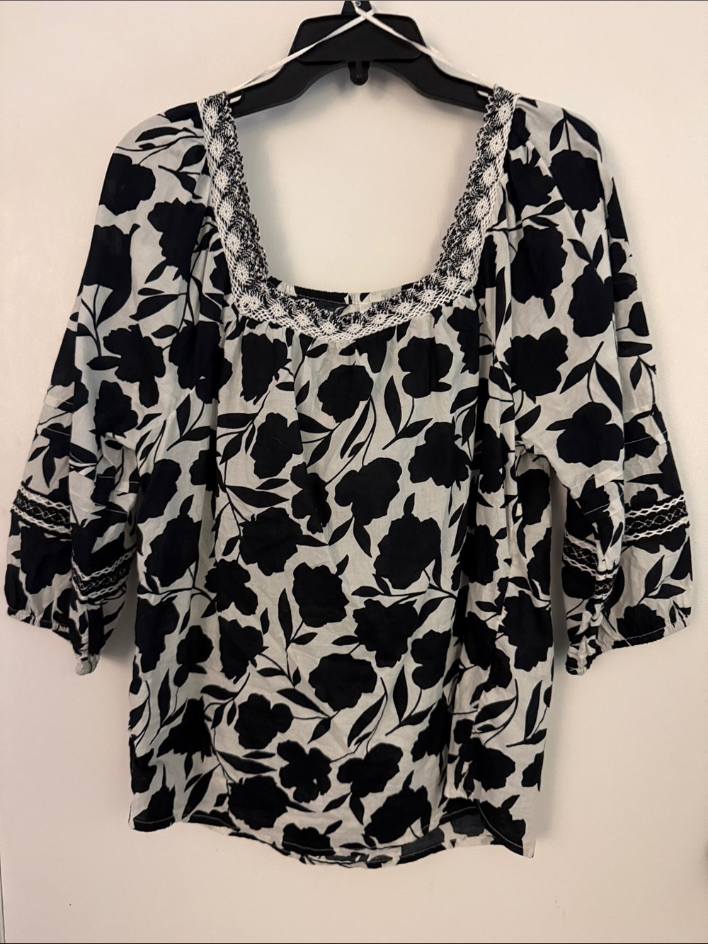 Kaktus Black and White Floral Lace-Trim Blouse